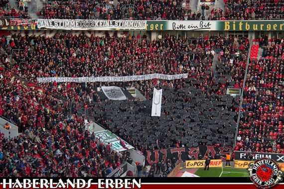Bayer 04 Leverkusen - Hamburger SV_2.jpg